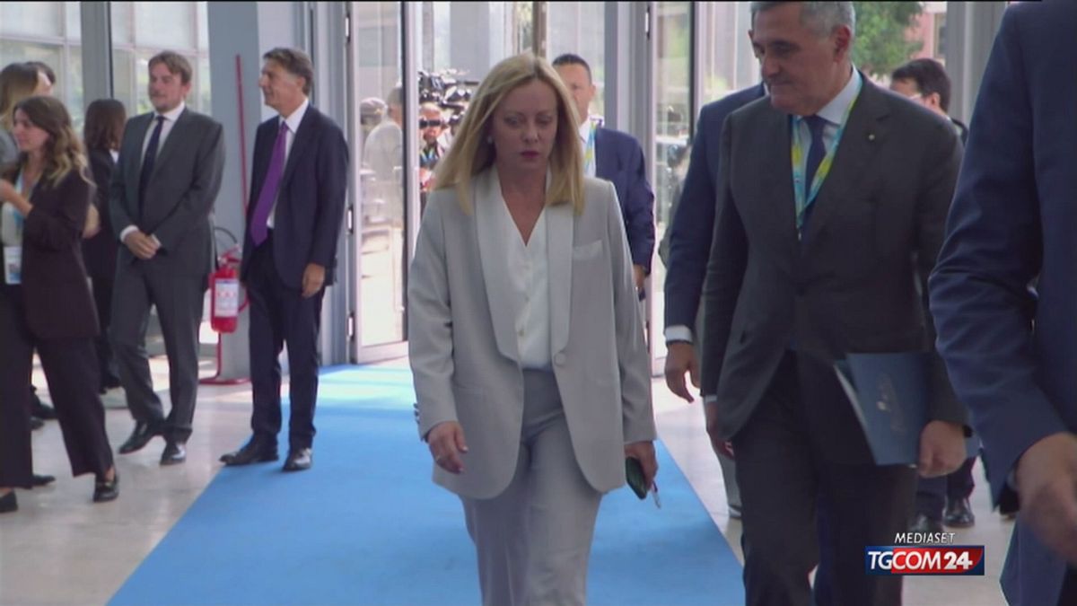 12.05 HORMUZ ITALIA NESSUNA TRATTATIVA