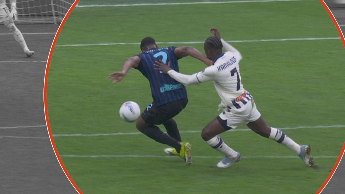 La moviola di Inter-Atalanta, Cesari: "Spinta di Sulemana su Dumfries, gol da annullare!"