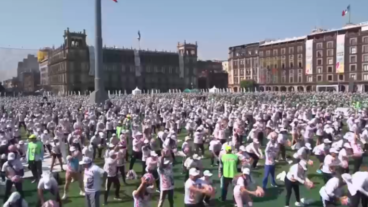 Città del Messico da record: 9.500 persone alla più grande lezione di calcio al mondo