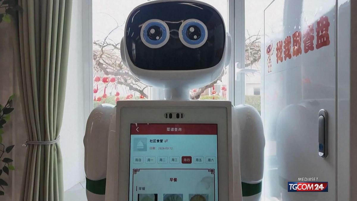 Cina, arrivano i robot-infermieri per gli anziani