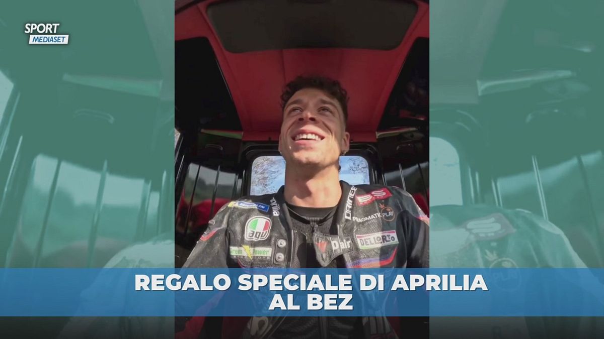 Regalo speciale per Bezzecchi: l'Ape marchiata Aprilia
