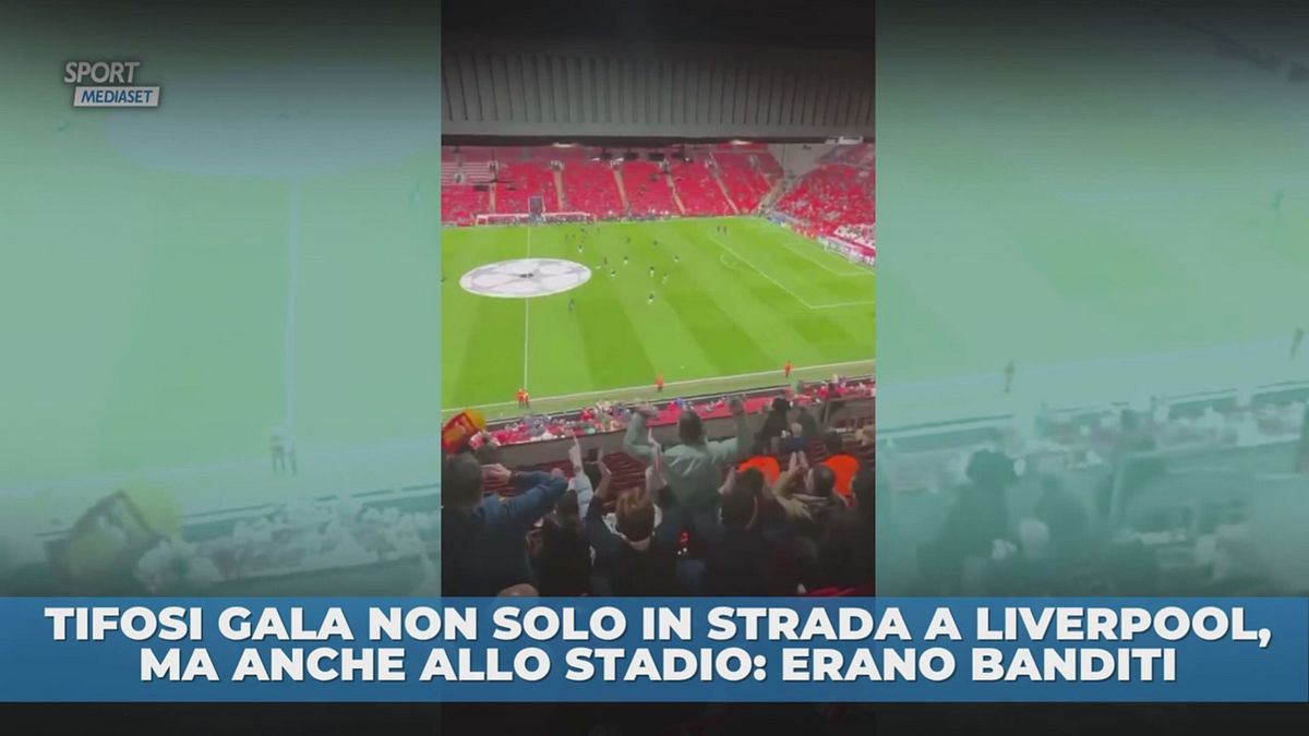 Tifosi Gala banditi da Anfield dentro lo stadio