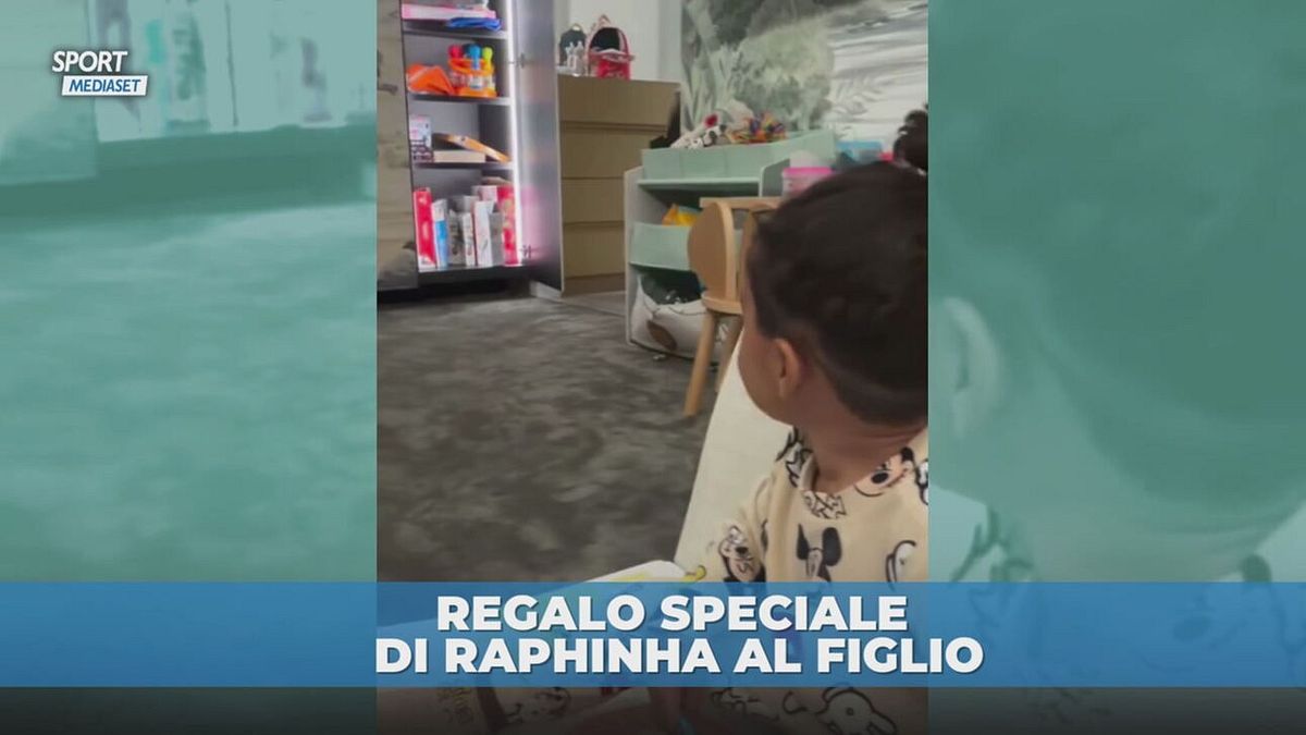 Raphinha: vince il "Player of the Match" in Champions e lo regala al figlio