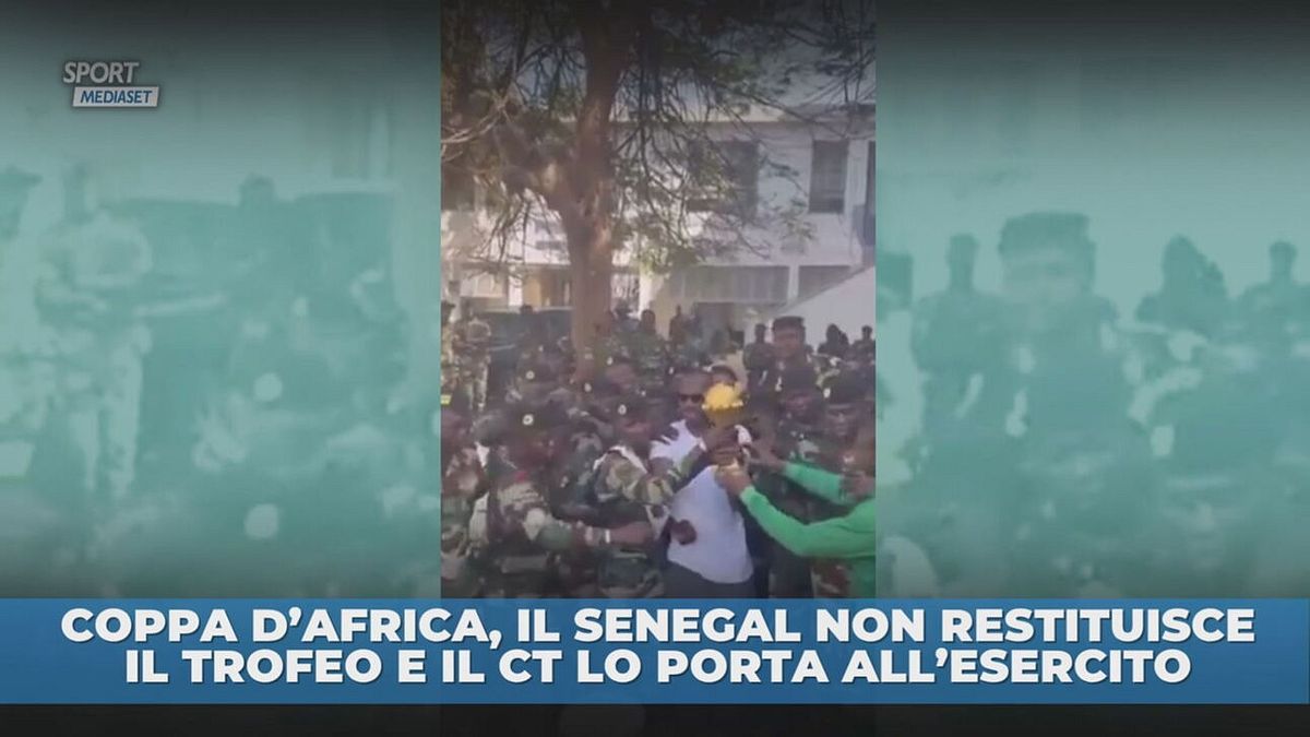 Senegal, ct consegna la Coppa d'Africa… all'esercito