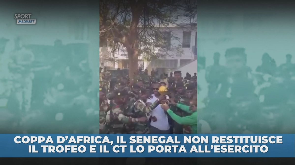 Senegal, ct consegna la Coppa d'Africa… all'esercito