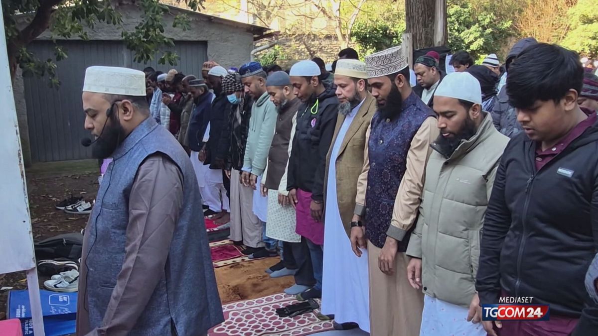 Prato, la diocesi presta al centro islamico il cortile della chiesa per la fine del Ramadan