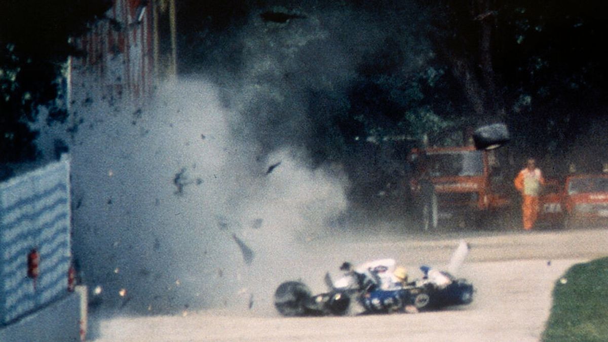  Ayrton Senna dopo l'incidente a Imola nel 1994