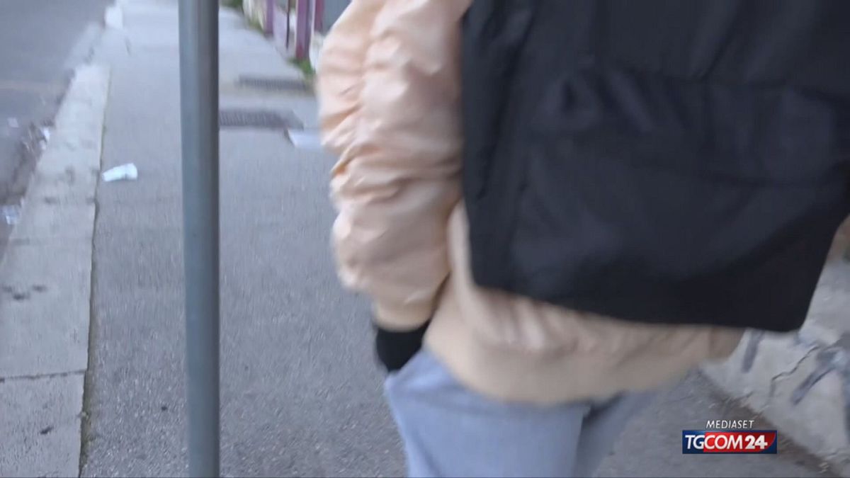 12.00 BERGAMO, ACCOLTELLATA A SCUOLA  SRV