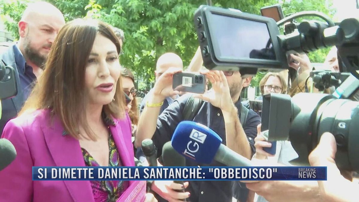 Breaking News delle 21.30 | Si dimette Daniela Santanché: "Obbedisco"