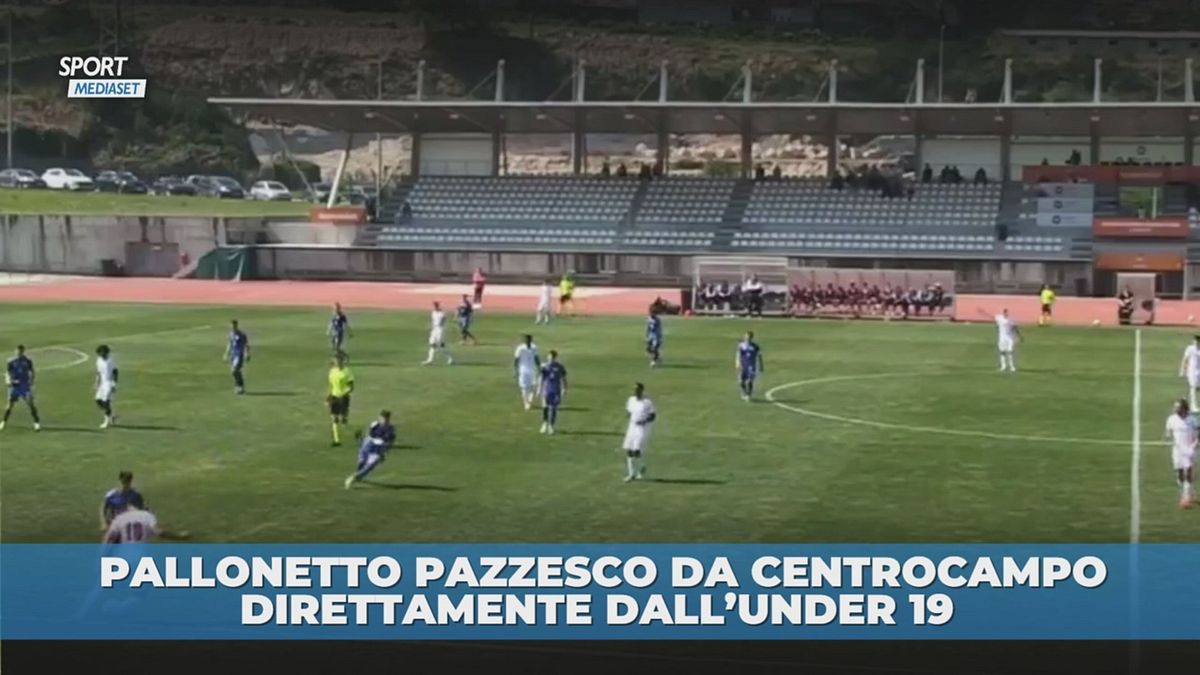 Pallonetto pazzesco dall'Under 19