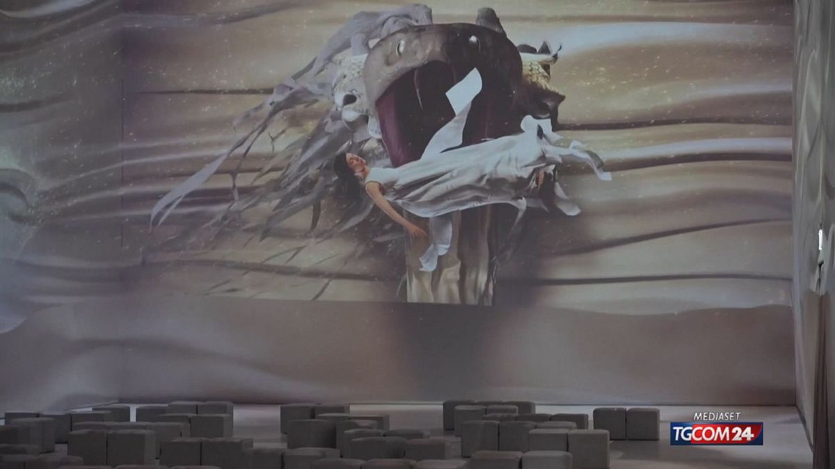 12.01 MCH CLEOPATRA IMMERSIVA A LONDRA