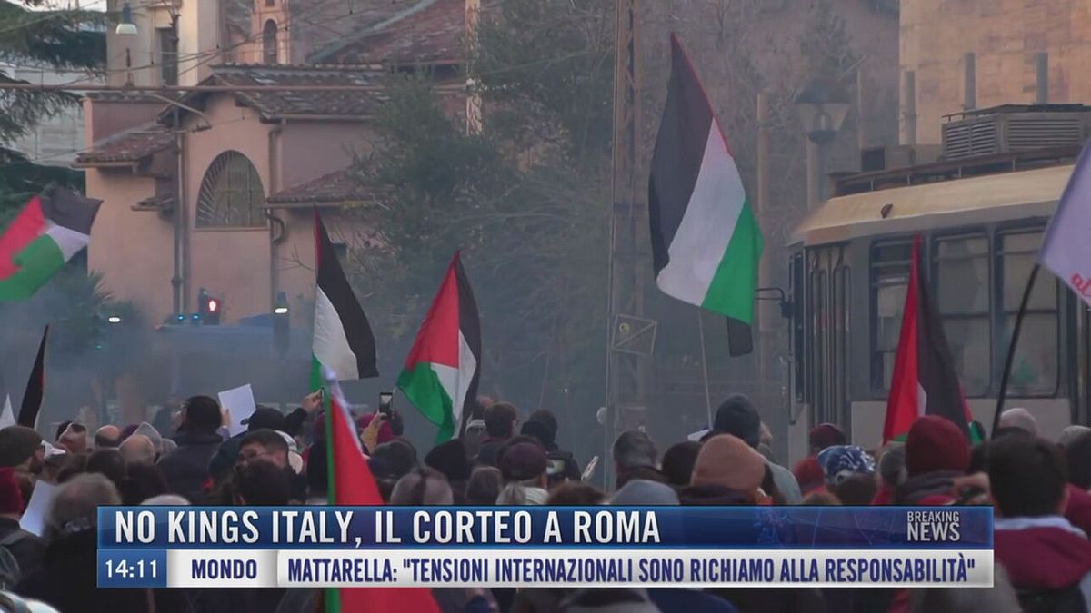 Breaking News delle 14.00 | No Kings Italy, il corteo a Roma