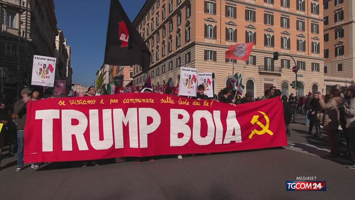 NO KINGS STRISCIONI TRUMP BOIA X SITO SRV