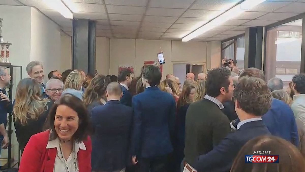 18.50 DIMISSIONI E BELLA CIAO  SRV