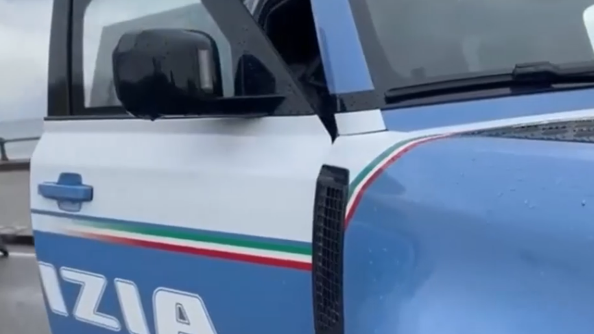 Polizia, ecco la nuova Land Rover blindata "da emergenze"