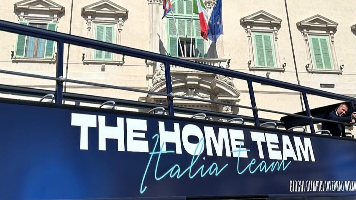 Gli atleti italiani davanti al Quirinale