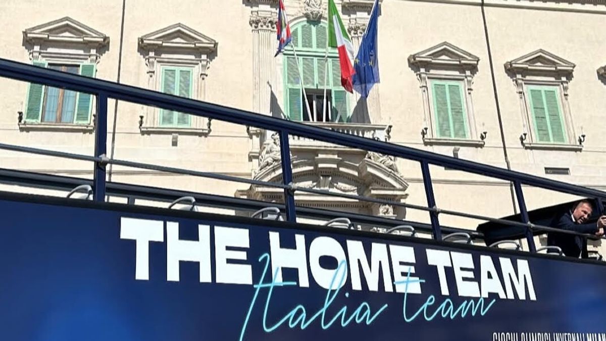 Gli atleti italiani davanti al Quirinale