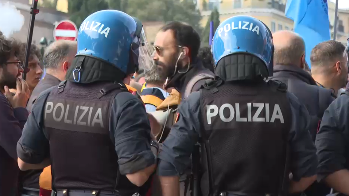 Milano contro il Remigration Summit in Piazza Duomo: "Va vietato"