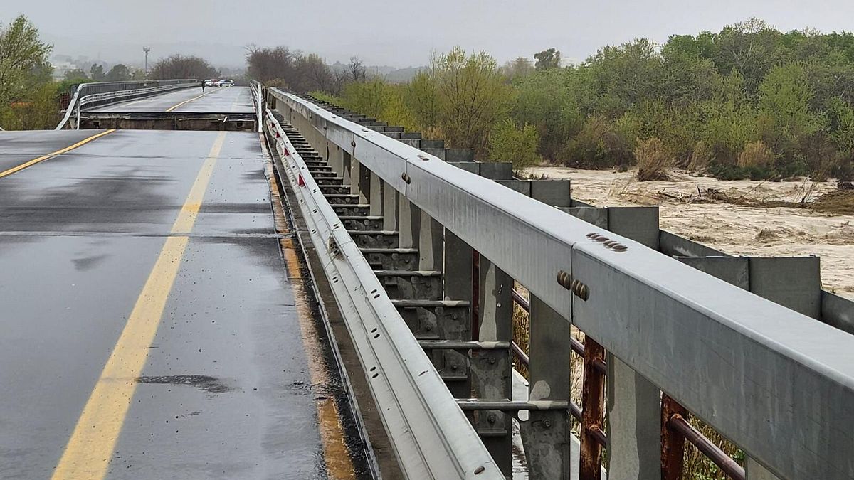Il cedimento del ponte sul fiume Trigno