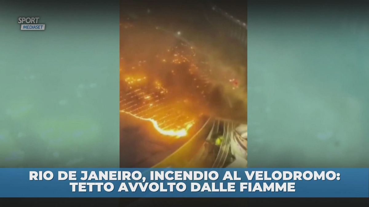 Rio de Janeiro, il tetto del velodromo avvolto nelle fiamme