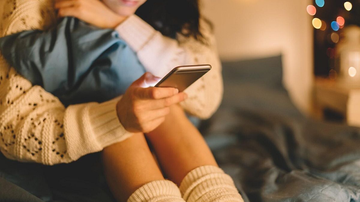 Spegni smartphone e tablet e concediti un pomeriggio o una serata di "silenzio". Ne hai bisogno per staccare dalla quotidianità!