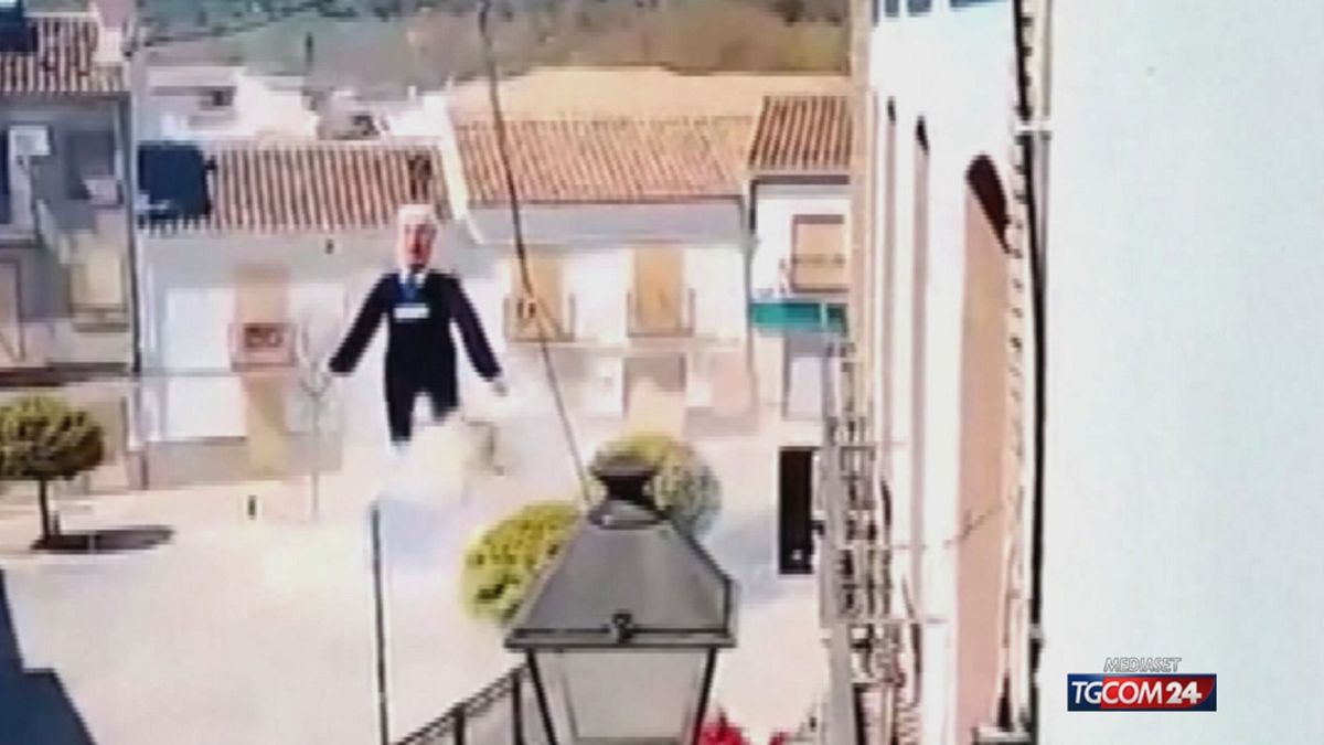 Spagna, fatta esplodere una effige di Benjamin Netanyahu