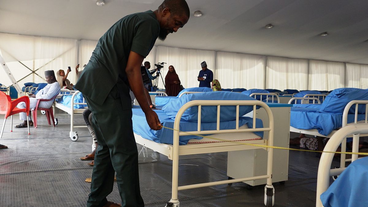 In Nigeria il Sani Abacha Stadium, dove era stata organizzata la Coppa Africa 2000, trasformato in ospedale