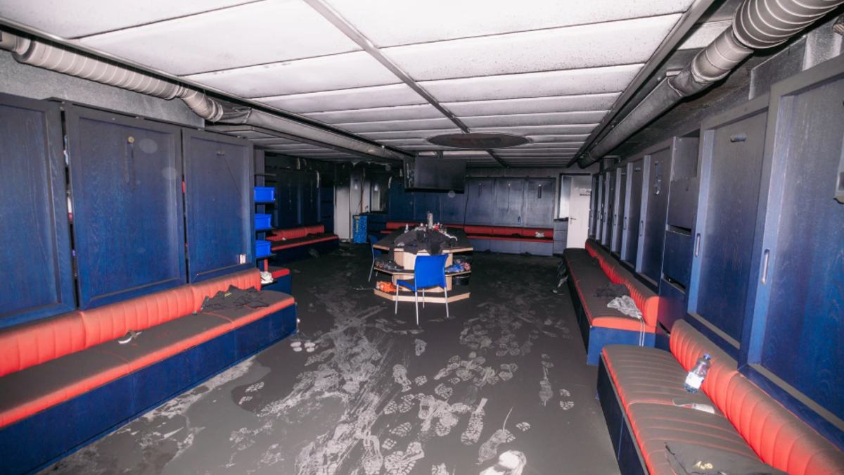  I danni dell'incendio negli spogliatoi del Basilea