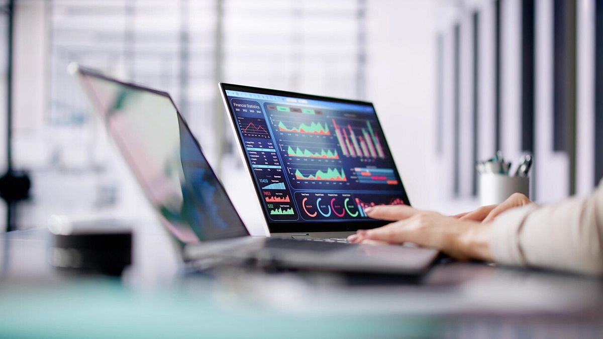 Data Analyst Using Data Analytics KPI