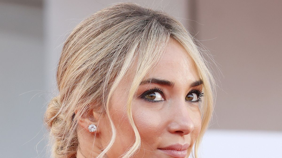 Venezia 80, i beauty look sul red carpet: Alice Campello