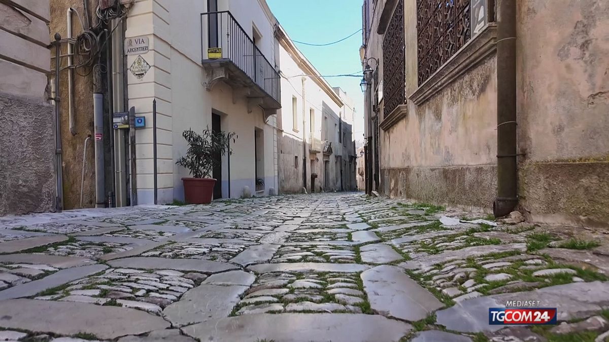 18.00 BORGHI, LO SPETTACOLO DI ERICE SRV