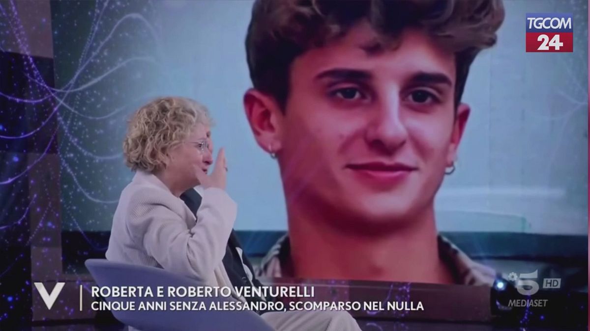 Roberta e Roberto Venturelli sul figlio Alessandro scomparso: "Non è più vita questa"