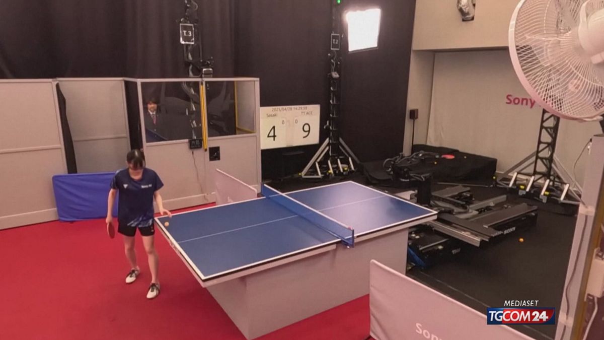 Il robot da ping-pong sfida i campioni