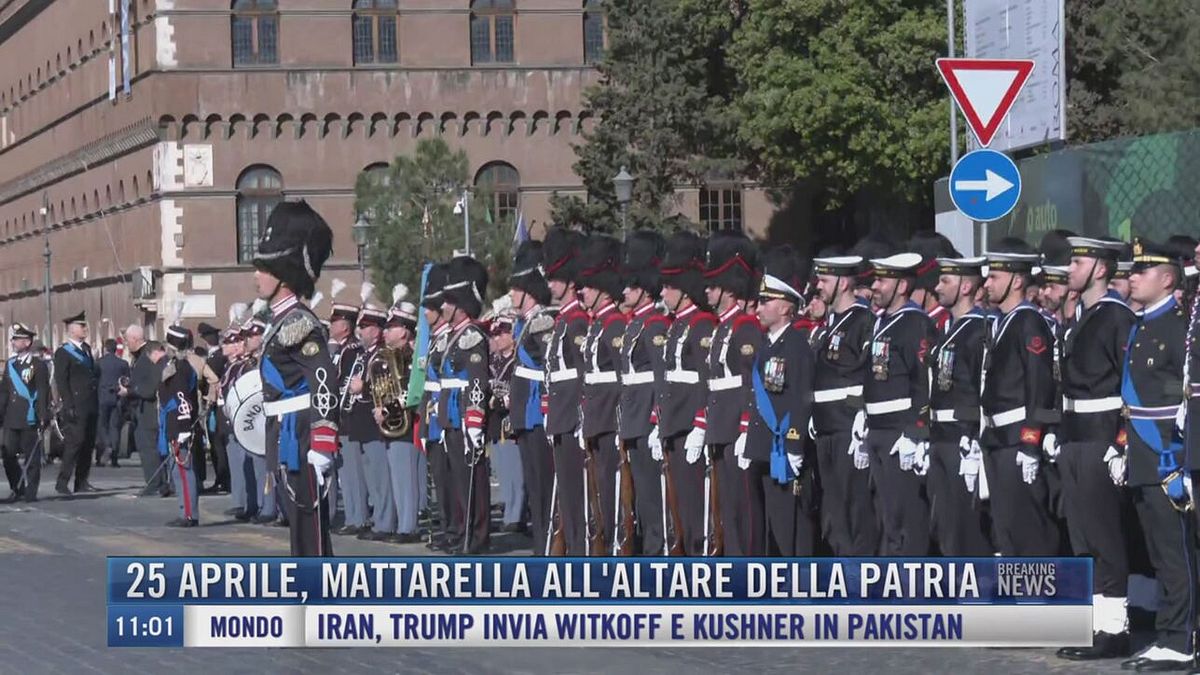 Breaking News delle 11.00 | 25 aprile, Mattarella all'altare della patria
