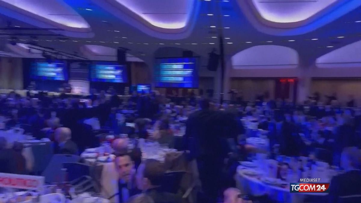 TRUMP EVACUAZIONE INVITATI SRV