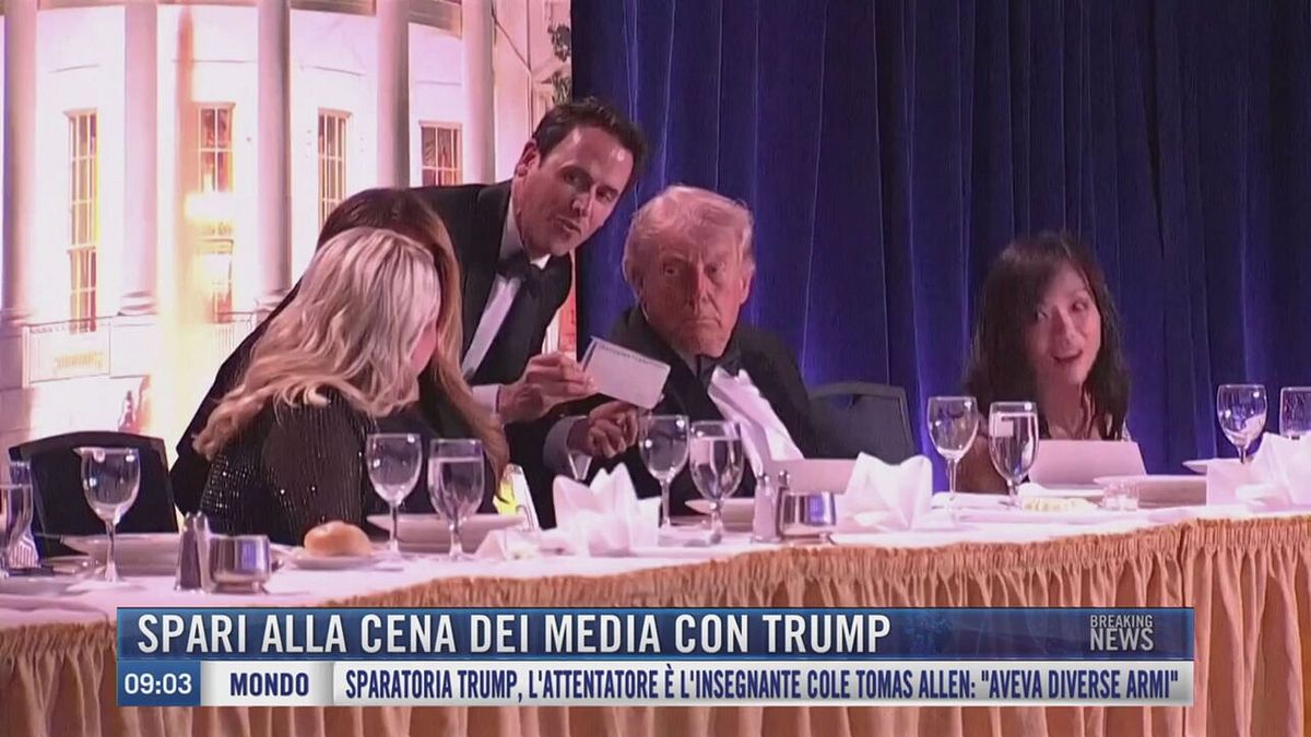 Breaking News delle 09.00 | Spari alla cena dei media con Trump