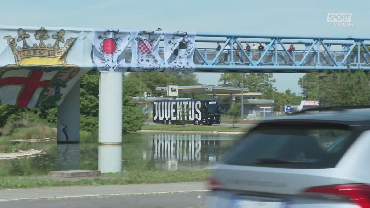 MCH ARRIVO JUVE A MILANO TIFOSI MCH