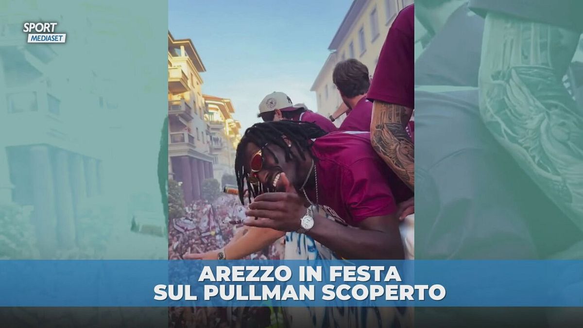 Arezzo in delirio per il ritorno in Serie B: che festa in città!