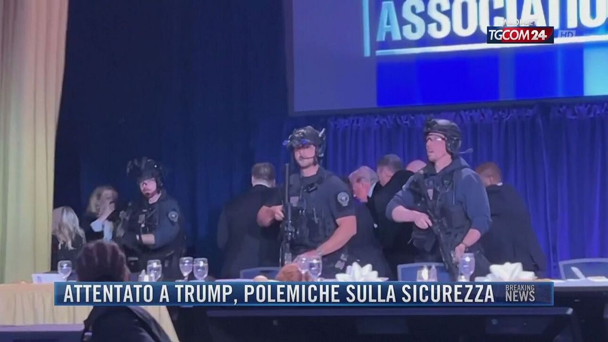 Breaking News delle 21.30 | Attentato a Trump, polemiche sulla sicurezza