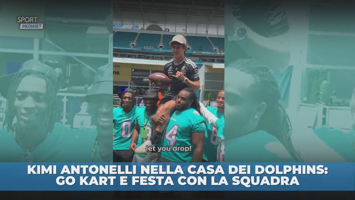 Kimi Antonelli sui go kart nella casa dei Dolphins