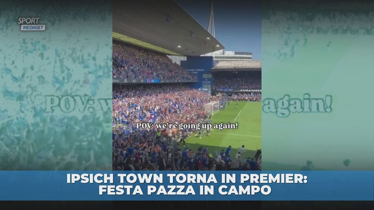 Ipsich Town ritorna in Premier: la festa in campo coi tifosi è da sballo
