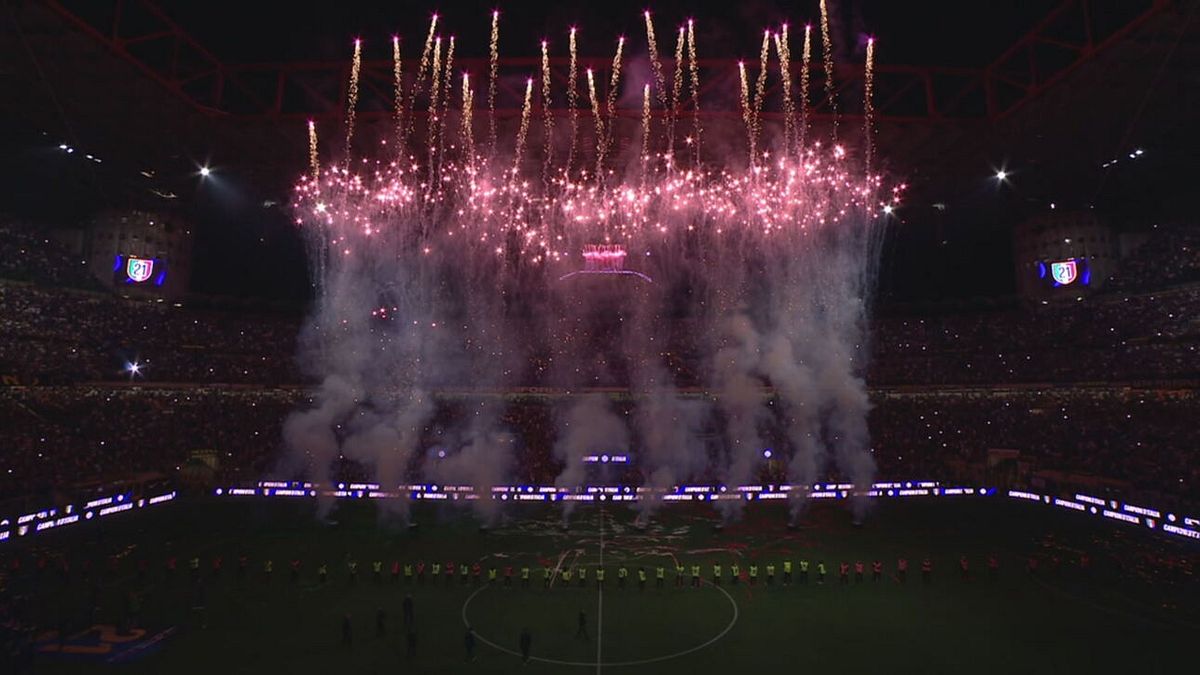 Inter, scatta la festa scudetto: i giocatori cantano e ballano sotto la Curva Nord