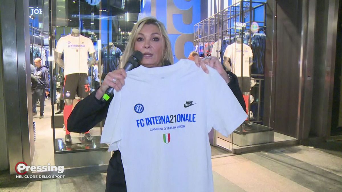 Ecco la maglia celebrativa dello scudetto dell'Inter: tifosi in delirio allo store