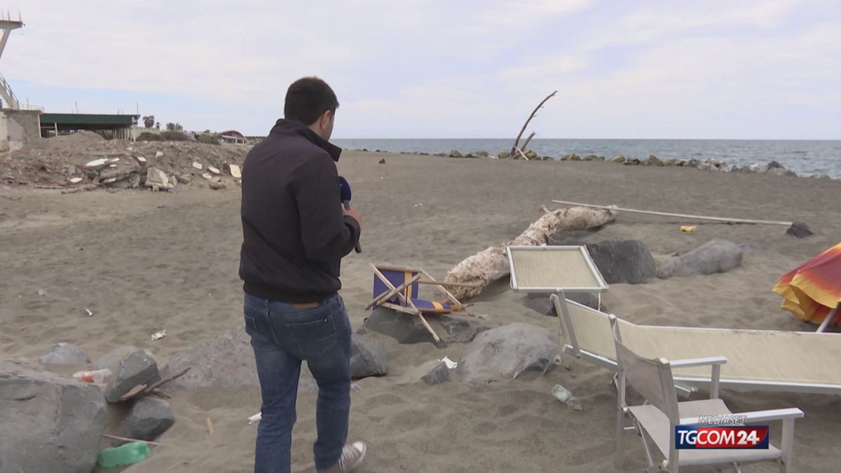 18.00 OSTIA, RIMASTE 15 SPIAGGE SU 50 SRV