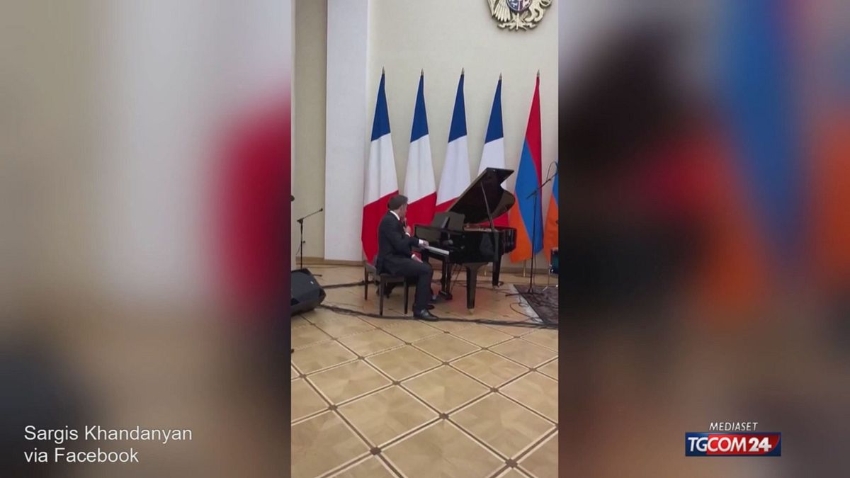 MACRON CANTA OK X SITO SRV