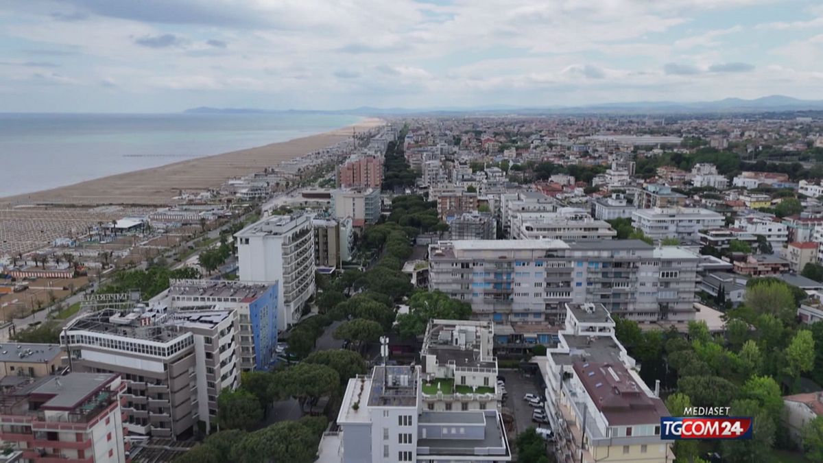 18.10 RIMINI, I GIOVANI RISCOPRONO IL LAVORO ESTIVO