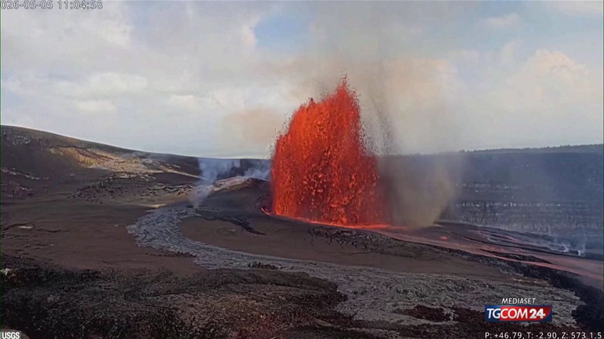 Hawaii, il vulcano Kilauea erutta fontane di lava