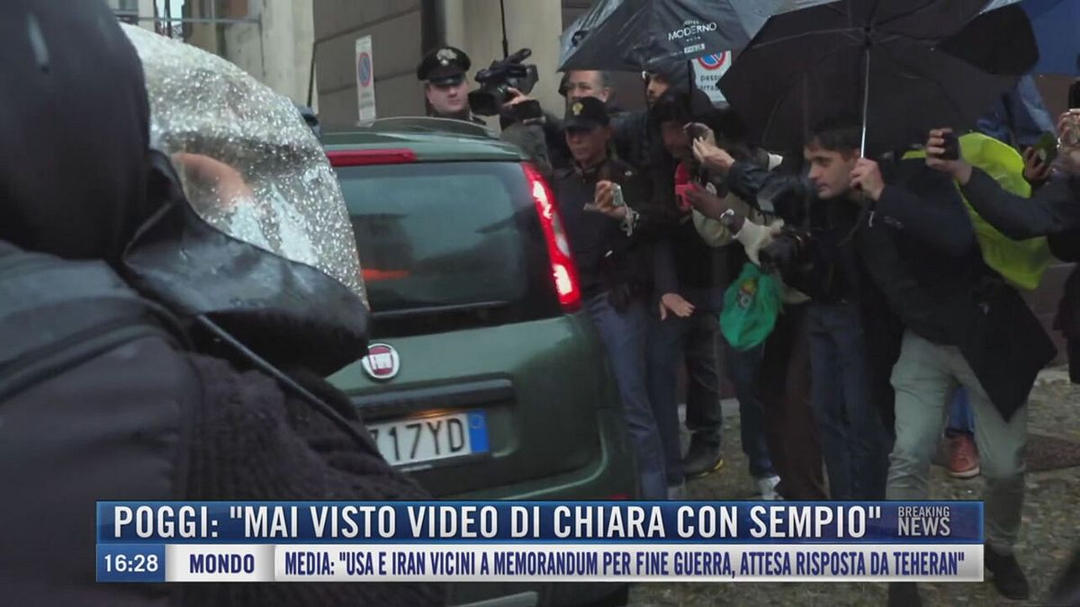 Breaking News delle 16.00 | Poggi: "Mai visto video di Chiara con Sempio"