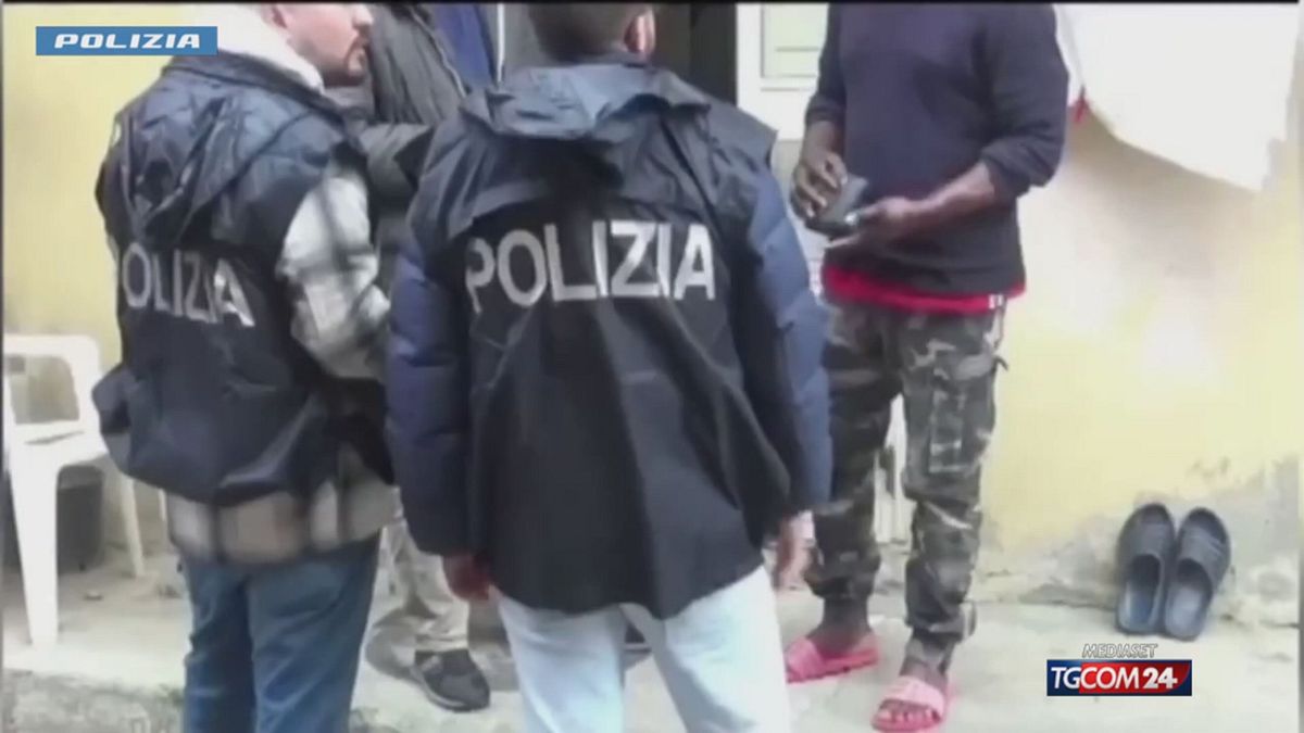12.00 ARRESTI IMMIGRAZIONE CLANDESTINA SRV
