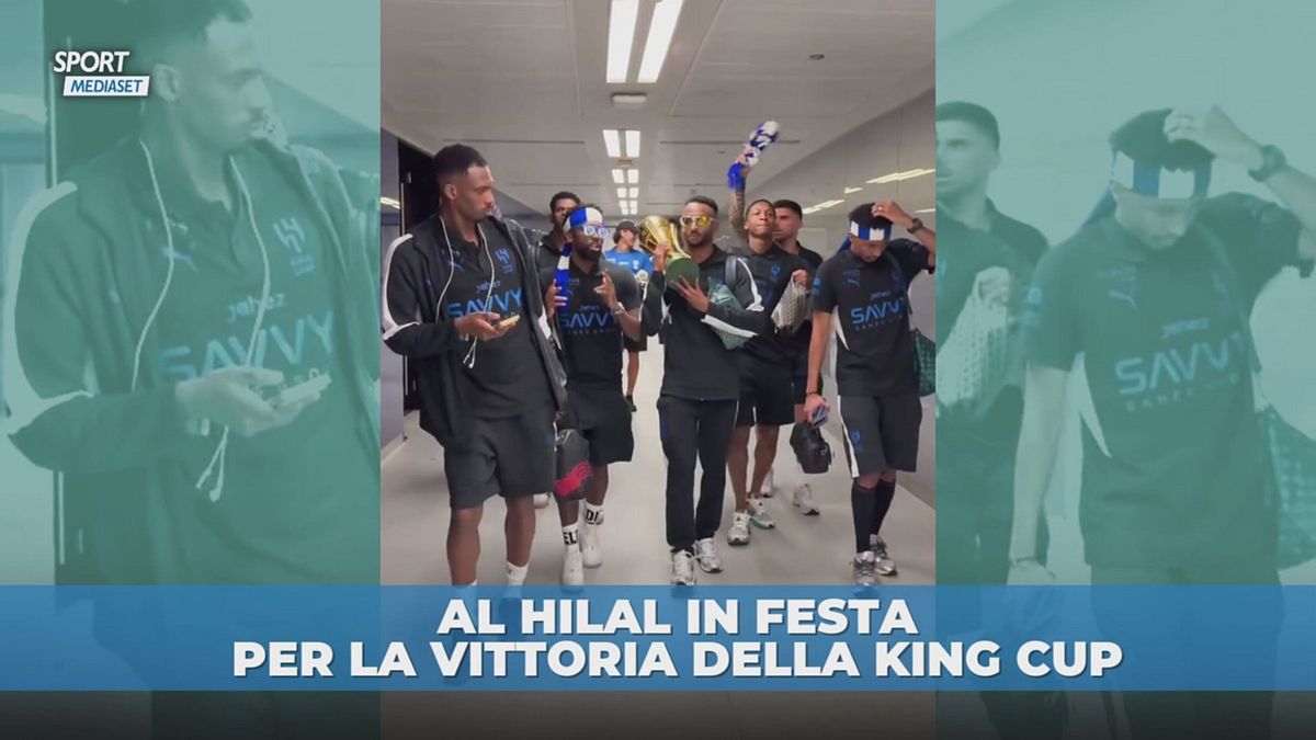 Al Hilal: giocatori ballano per festeggiare la vittoria in King Cup